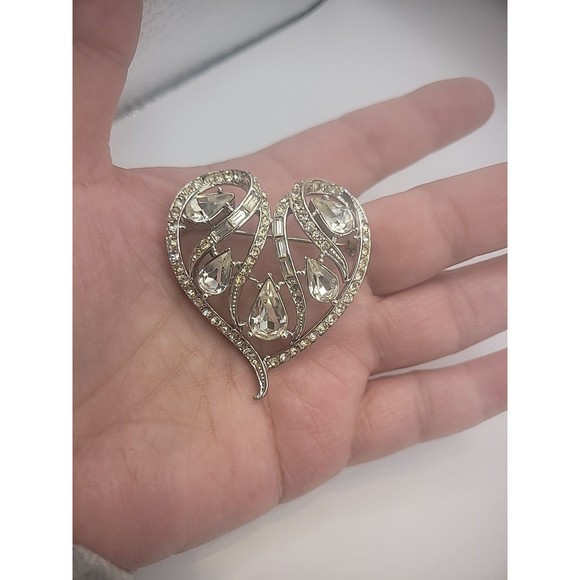 Vintage Coro Pin Brooch Ornate Heart Crystal Teardrop Jewelry Costume - Picture 16 of 16